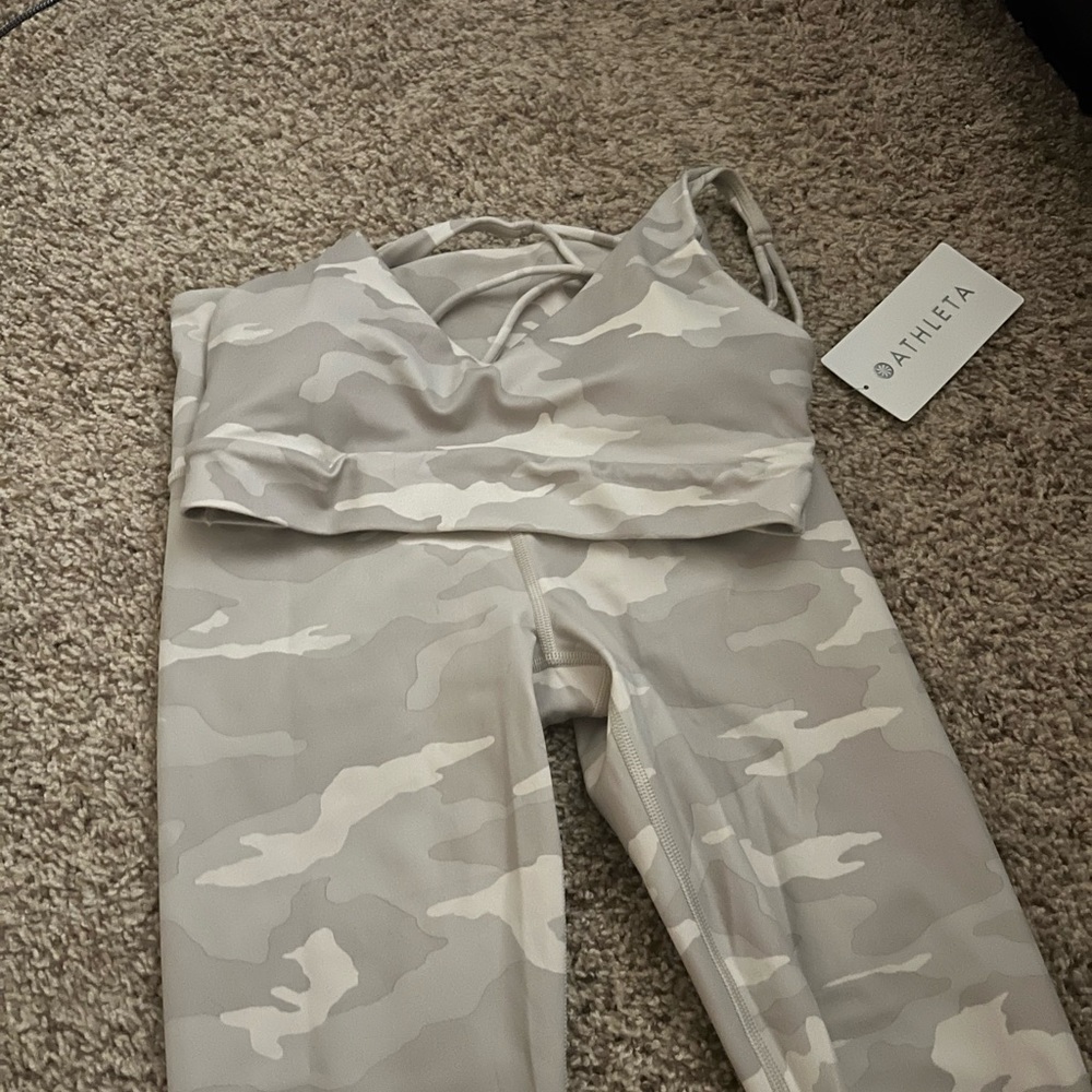 Light grey camo set